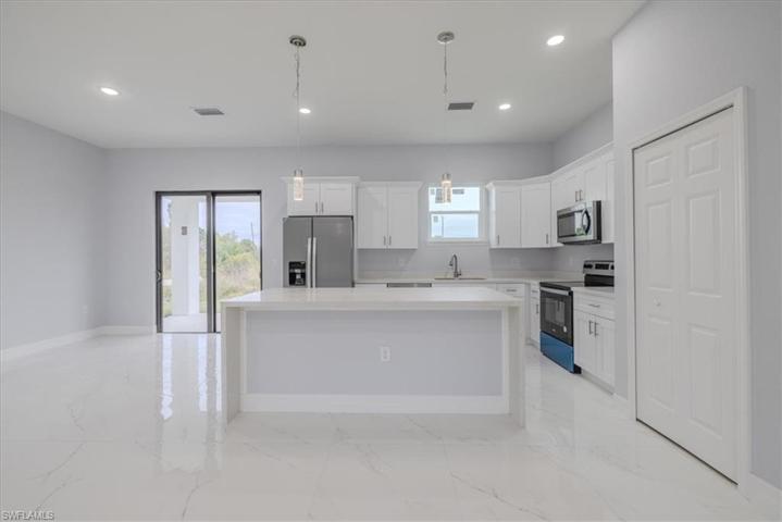 6014  Ida N AVE, Lehigh Acres, FL 33971