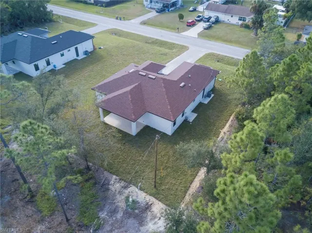 Aerial view of property and surrounding area