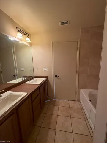 4609  Skates  CIR, Fort Myers, FL 33905