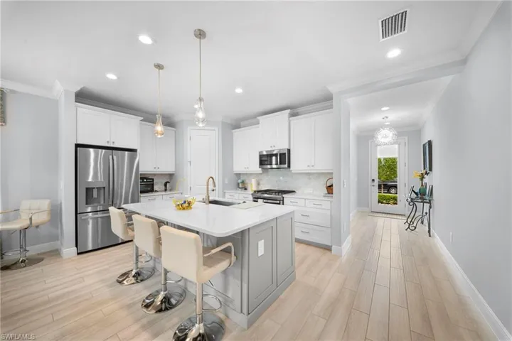 4048 Pegasus Way, Naples, Florida 34120