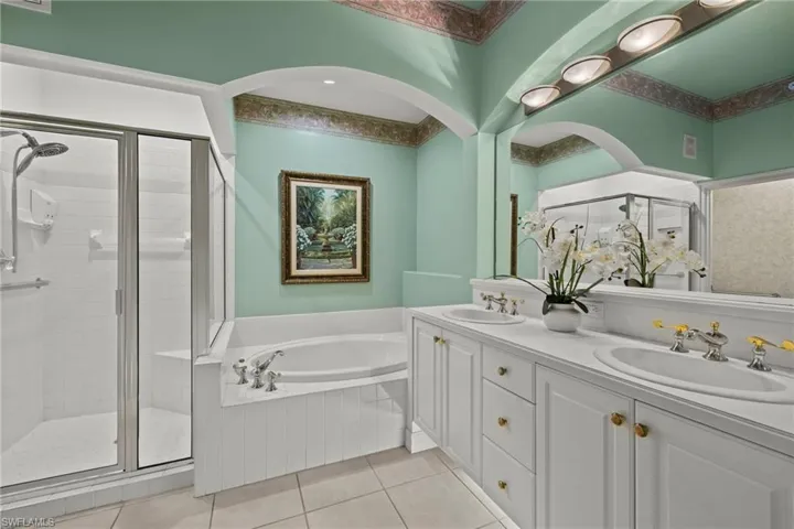 24654  Canary Island  CT, Bonita Springs, FL 34134
