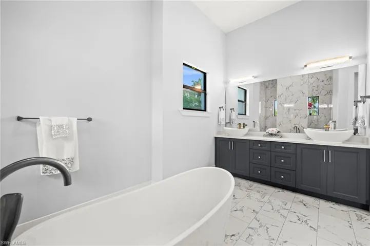 388  Pine  AVE, Naples, FL 34108