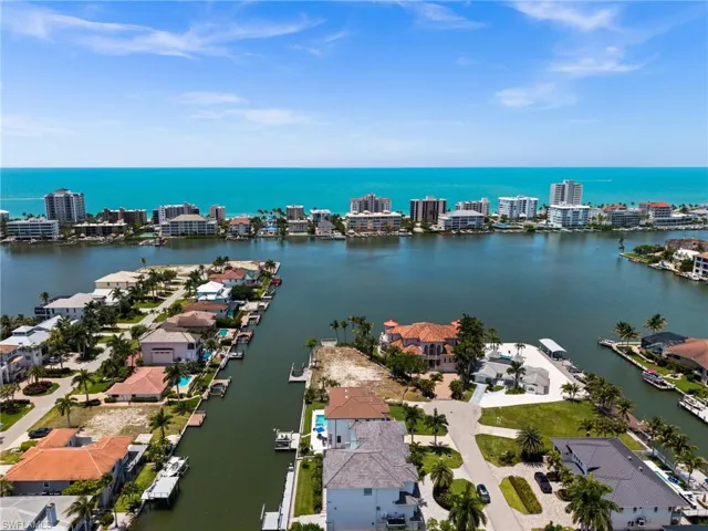 388  Pine  AVE, Naples, FL 34108