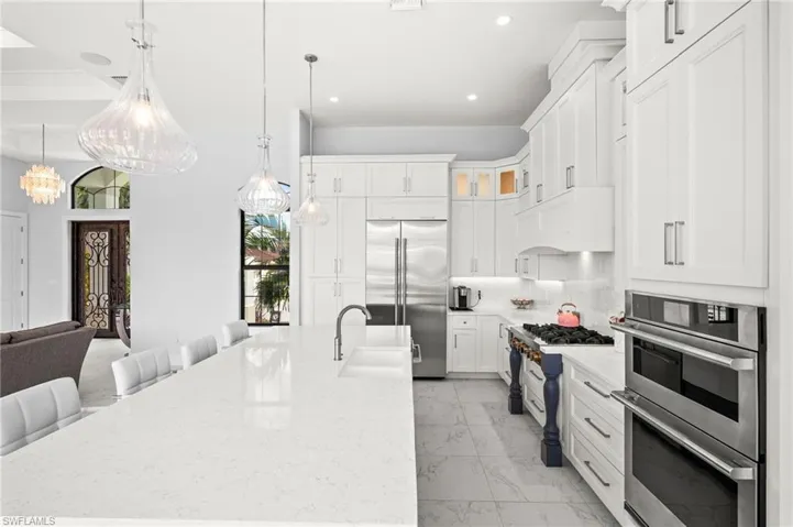 388  Pine  AVE, Naples, FL 34108