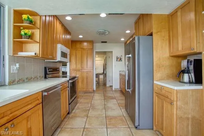 3413 Se 18th Ave, Cape Coral, Florida 33904