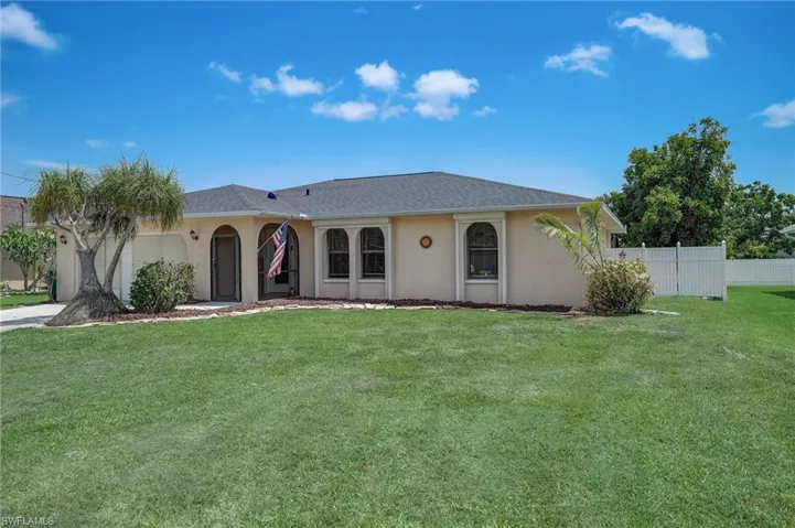 230 SW 43rd  TER, Cape Coral, FL 33914