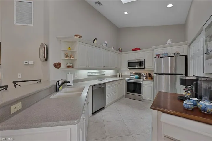 1384  Park Lake  DR, Naples, FL 34110