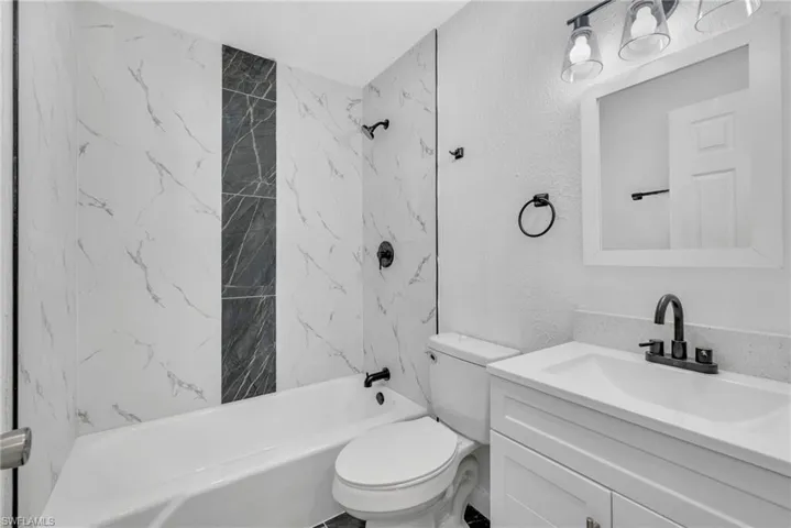 2566-2578 Jackson St W, Fort Myers, Florida 33901