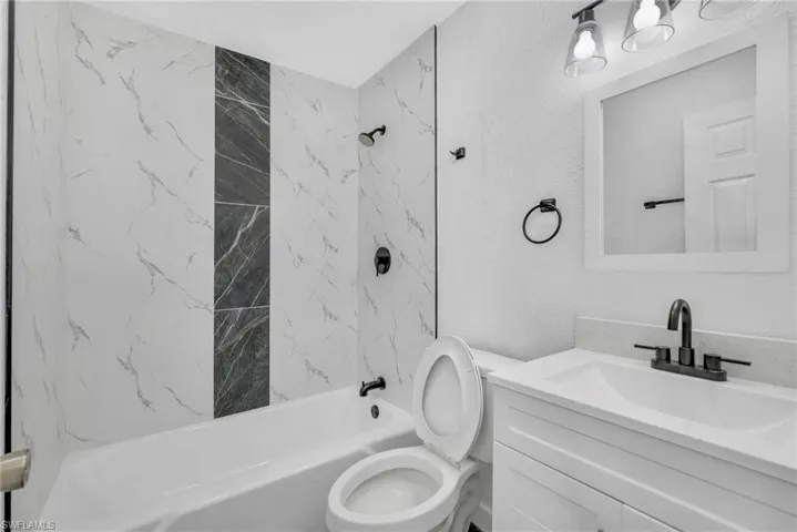 2566-2578 Jackson St W, Fort Myers, Florida 33901