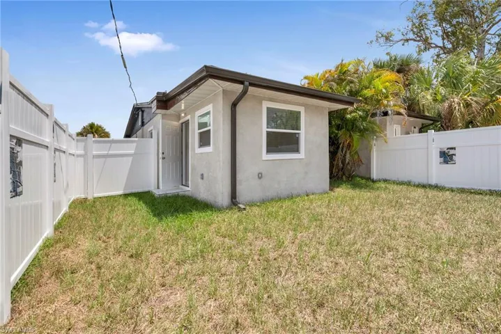 2566-2578 Jackson St W, Fort Myers, Florida 33901