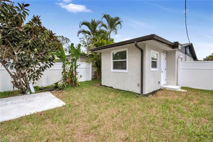 2566-2578 Jackson St W, Fort Myers, Florida 33901