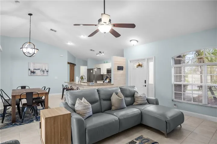 1019 Nw 9th St, Cape Coral, Florida 33993