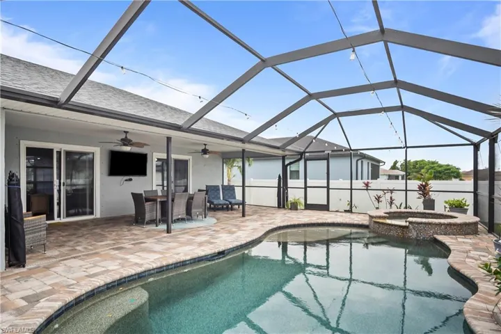 1019 Nw 9th St, Cape Coral, Florida 33993