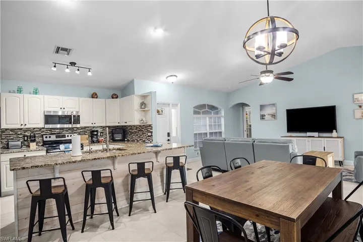 1019 Nw 9th St, Cape Coral, Florida 33993