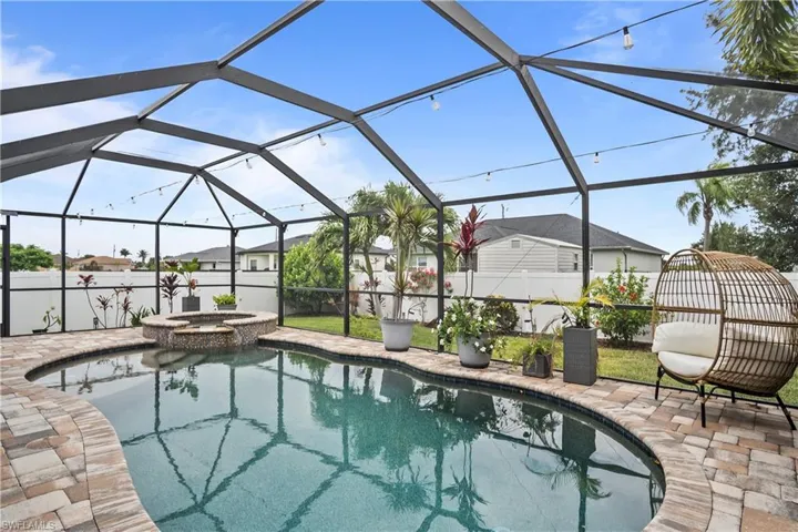 1019 Nw 9th St, Cape Coral, Florida 33993