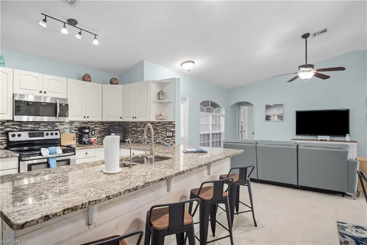 1019 Nw 9th St, Cape Coral, Florida 33993