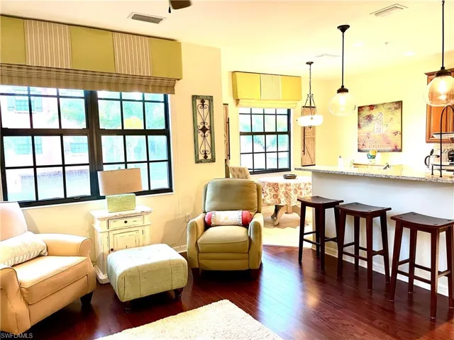 8989 Cambria Cir 1807, Naples, Florida 34113