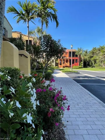 8989 Cambria Cir 1807, Naples, Florida 34113