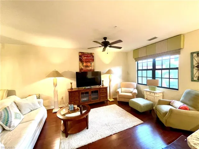 8989 Cambria Cir 1807, Naples, Florida 34113
