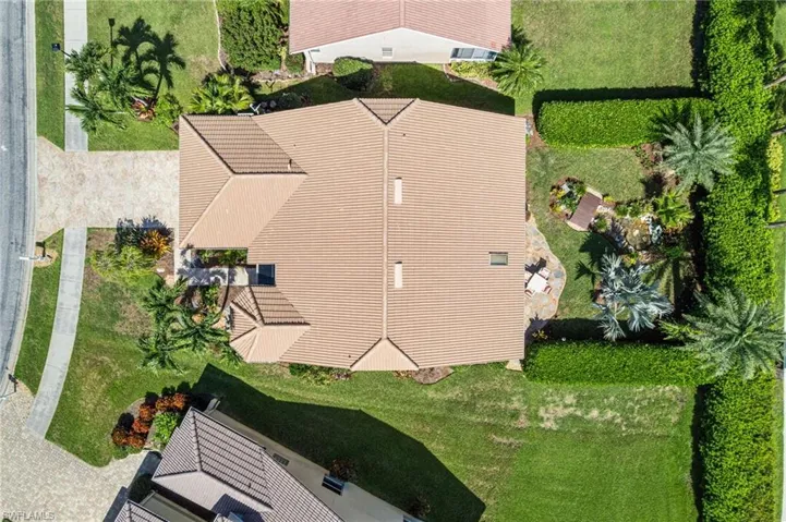 Aerial view of property and surrounding area