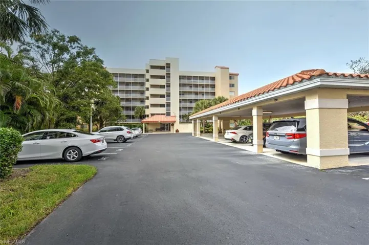 15171  Cedarwood  LN, Naples, FL 34110