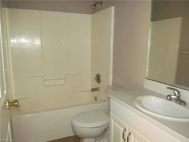 662  Alabama S RD, Lehigh Acres, FL 33974