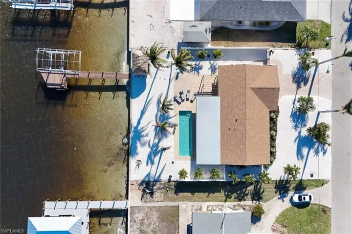 Directly overhead... The perfect slice of Paradise!