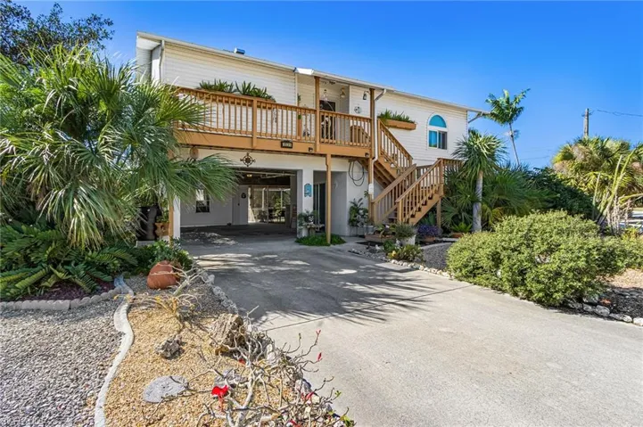 Welcome to 3531 Sea Holly Ln.