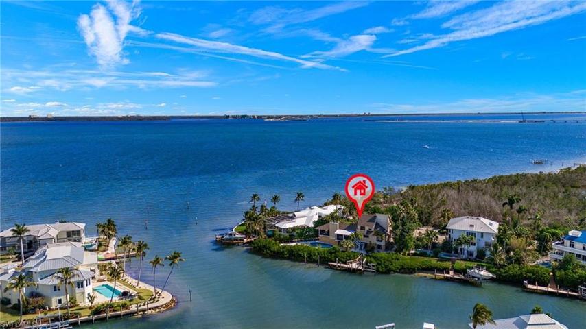 Aerial View/Mid Island Location