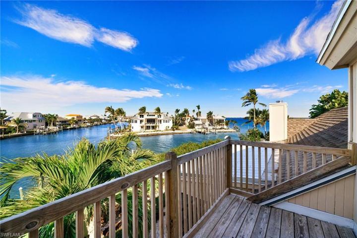 Open Balcony/Canal & Bay Views
