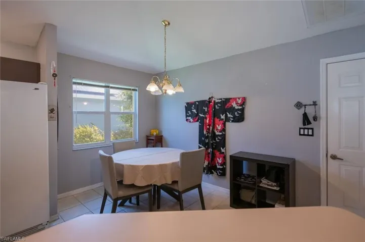 Eating area in kitchen.
