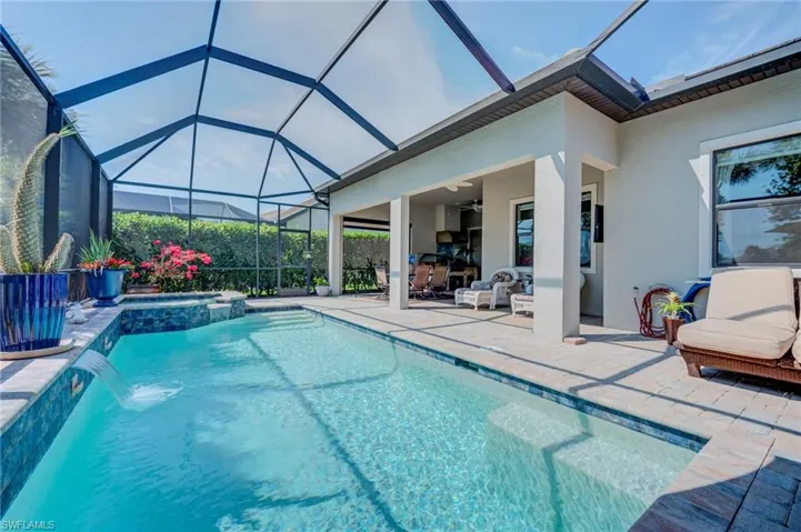 Integrated pool / spa  a patio, and a lanai