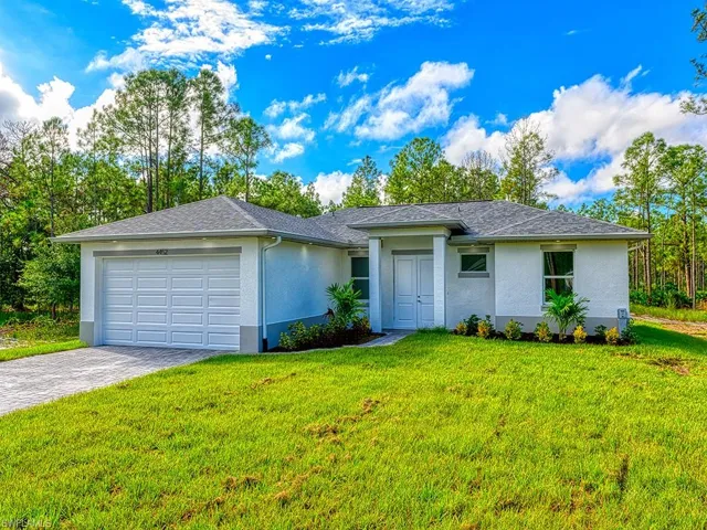 4226  68th NE AVE, Naples, FL 34120
