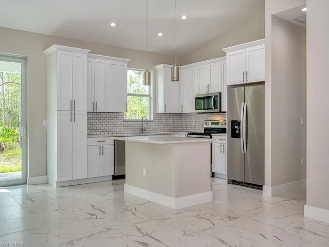 4226  68th NE AVE, Naples, FL 34120
