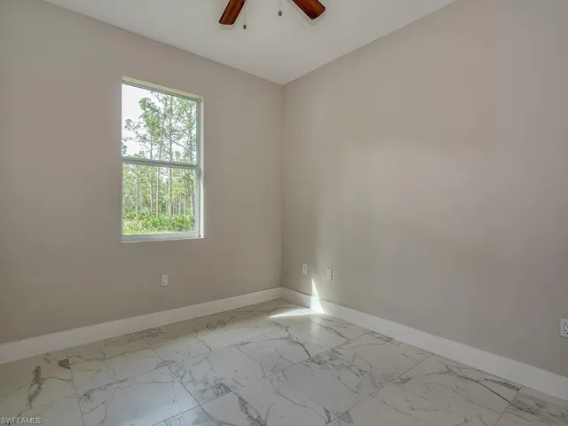 4226  68th NE AVE, Naples, FL 34120