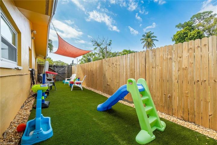 1733 Grove AVE, FORT MYERS FL 33901