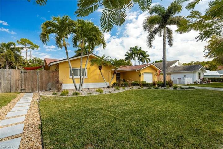 1733 Grove AVE, FORT MYERS FL 33901