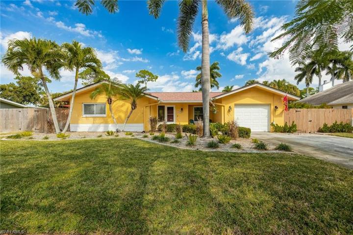 1733 Grove AVE, FORT MYERS FL 33901