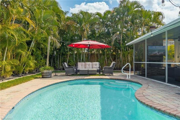 1733 Grove AVE, FORT MYERS FL 33901