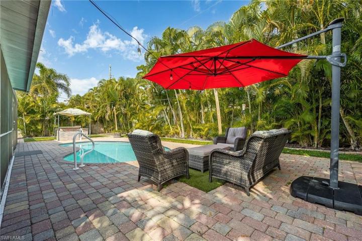 1733 Grove AVE, FORT MYERS FL 33901