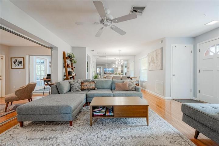 1733 Grove AVE, FORT MYERS FL 33901
