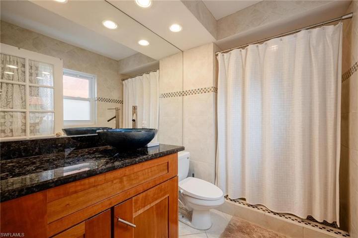 1733 Grove AVE, FORT MYERS FL 33901