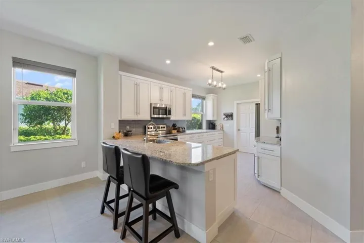 10648  Camarelle  CIR, Fort Myers, FL 33913