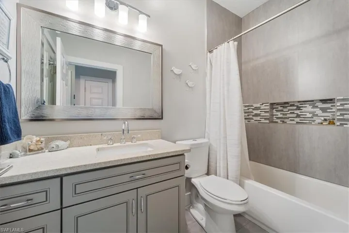 10648  Camarelle  CIR, Fort Myers, FL 33913