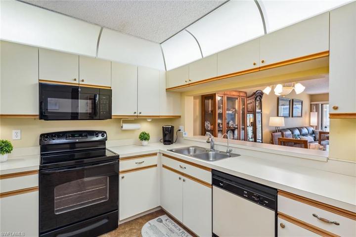 1290  Yesica Ann  CIR, Naples, FL 34110