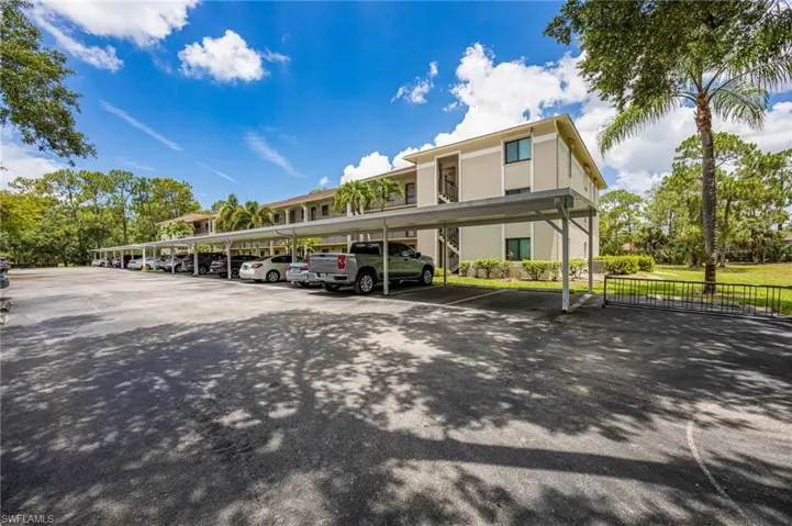 5724 Deauville Cir H107, Naples, Florida 34112