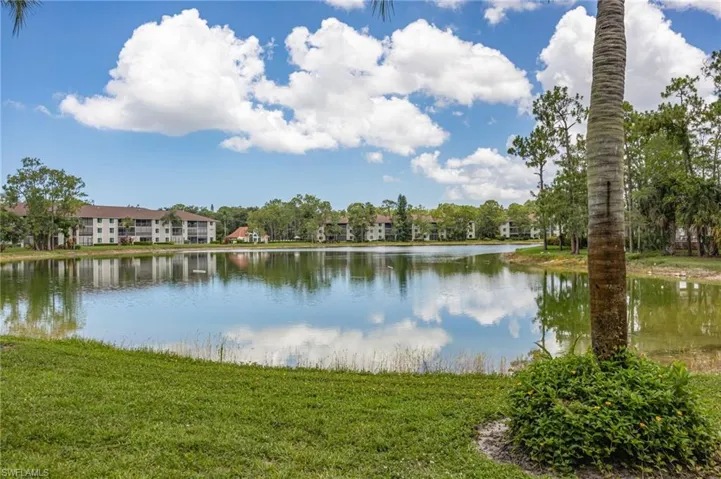 5724 Deauville Cir H107, Naples, Florida 34112