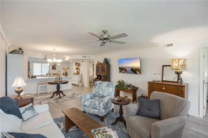 5724 Deauville Cir H107, Naples, Florida 34112