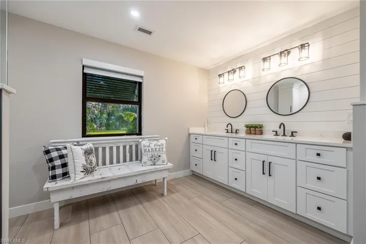 15630 Roberts Ln, Fort Myers, Florida 33908