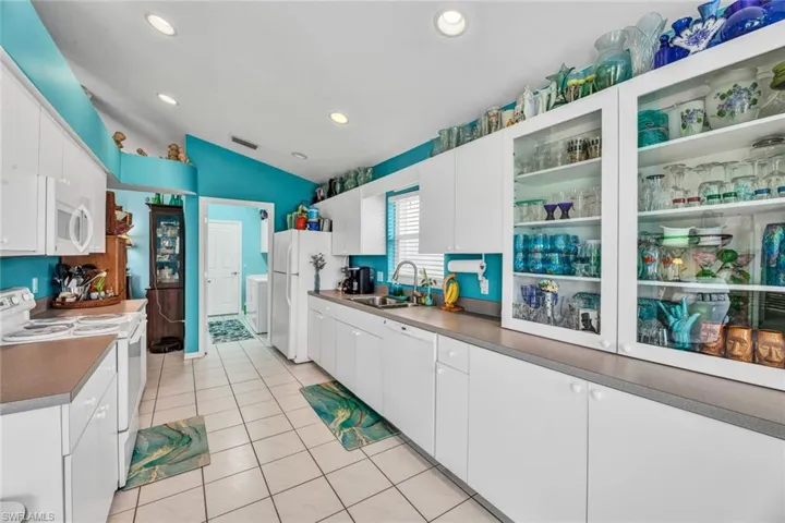 3875  Sabal Springs  BLVD, North Fort Myers, FL 33917
